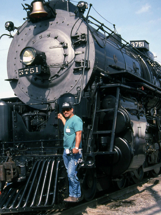 Keel Middleton in 1992 volunteering in Wellington, Kansas, with ATSF 3751 for a return trip to Los Angeles from Chicago. Keel Middleton in 1992 volunteering in Wellington, Kansas, with ATSF 3751 for a return trip to Los Angeles from Chicago.