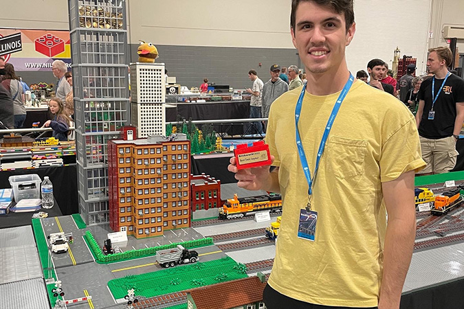 Skyscrapers Module, a portion of the layout created by Empire LUG member Josh Bretz. Skyscrapers Module, a portion of the layout created by Empire LUG member Josh Bretz.