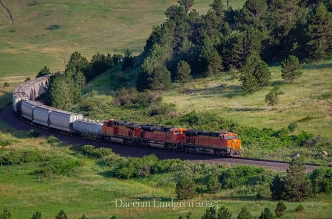 BNSF train at Coal Creek, Colorado. Photo by Daecian Lindgren. BNSF train at Coal Creek, Colorado. Photo by Daecian Lindgren.