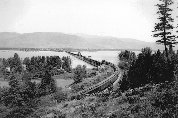View from south side of the river toward Sandpoint. Courtesy of Bonner County Historical Society. View from south side of the river toward Sandpoint. Courtesy of Bonner County Historical Society.